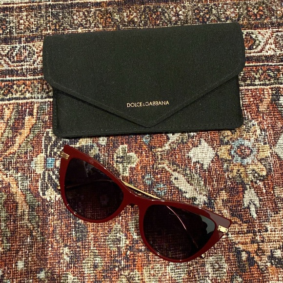 Dolce & Gabbana Burgundy Cat Eye Sunglasses. DG 4381. 30918G. Retro - Picture 10 of 11